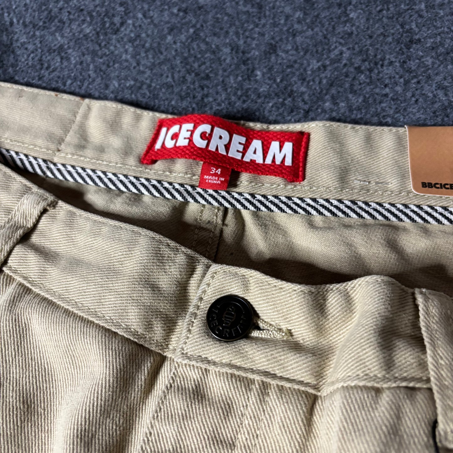 Ice cream running dog strawberry fit straight leg