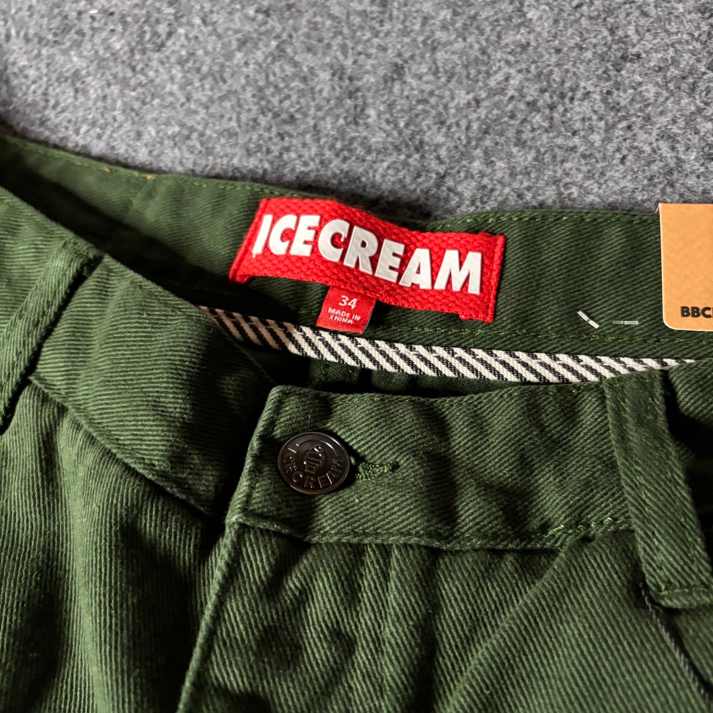Ice Cream running dog strawberry fit straight leg green