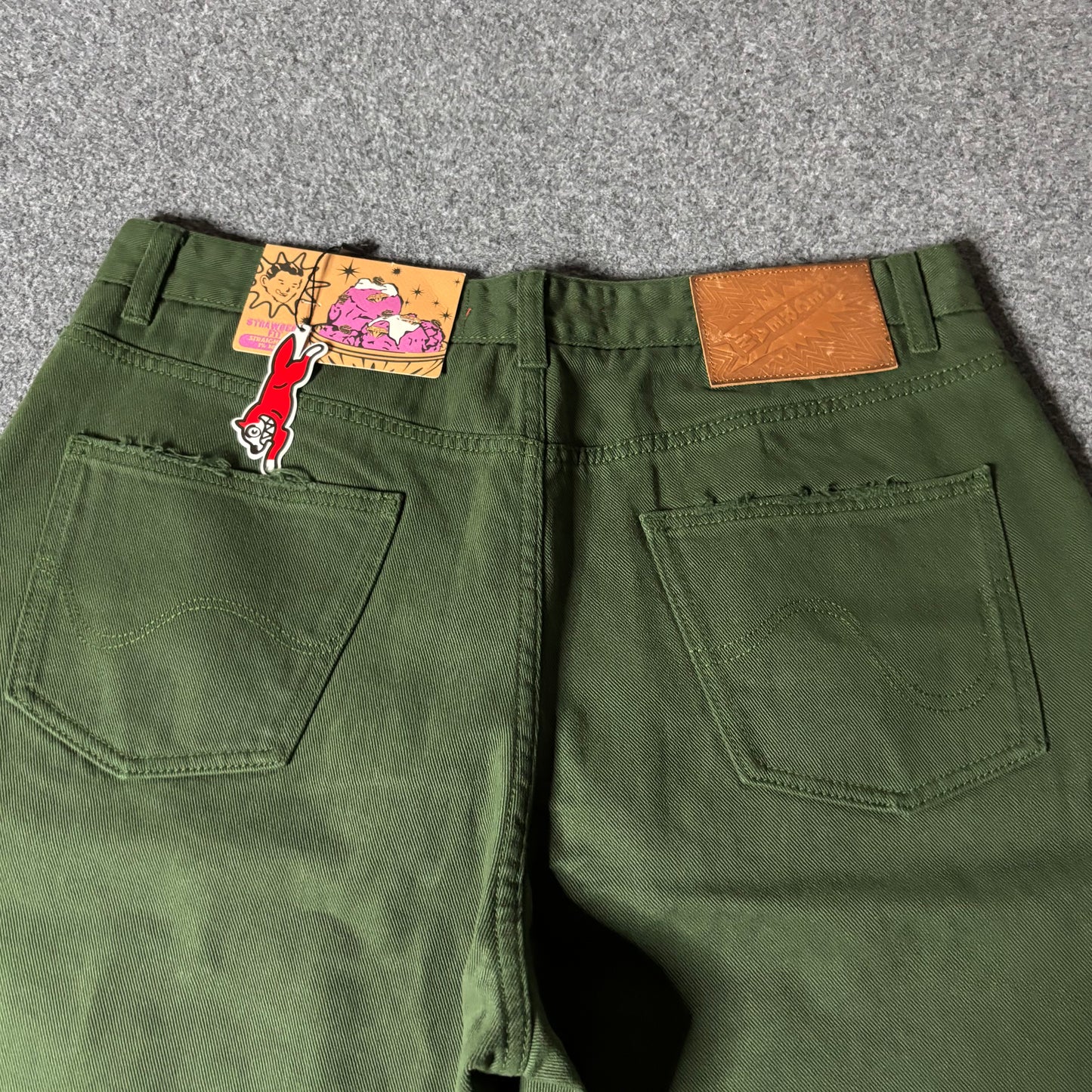 Ice Cream running dog strawberry fit straight leg green