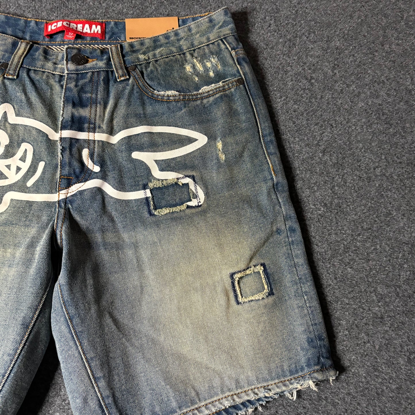 Ice Cream running dog strawberry fit straight leg denim short