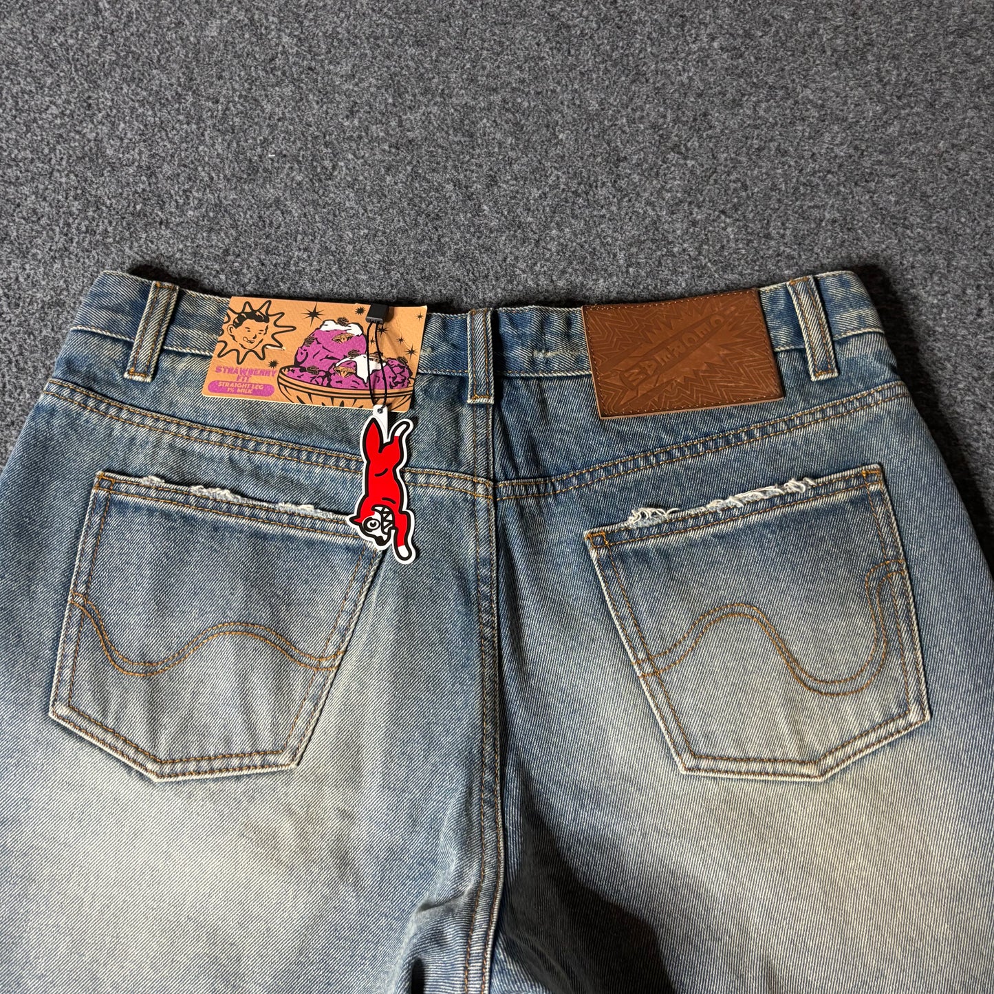 Ice Cream running dog strawberry fit straight leg denim short