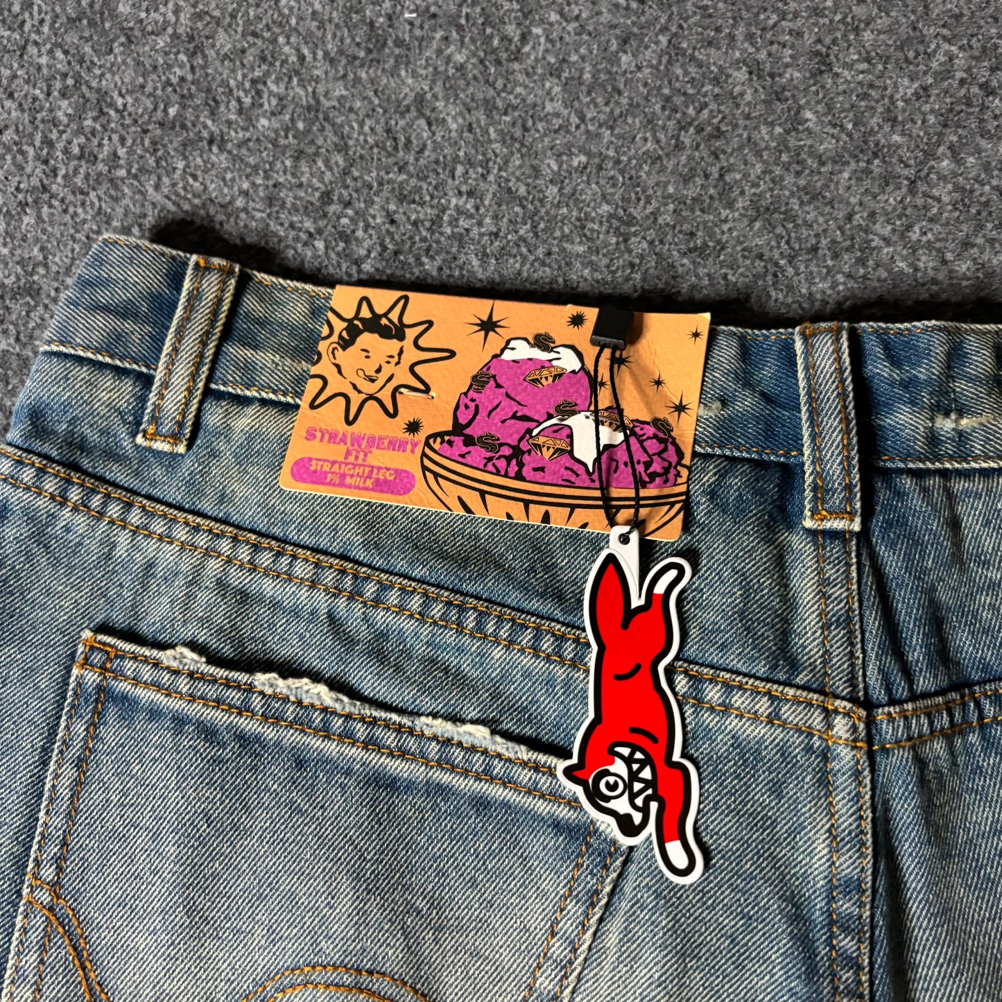 Ice Cream running dog strawberry fit straight leg denim short