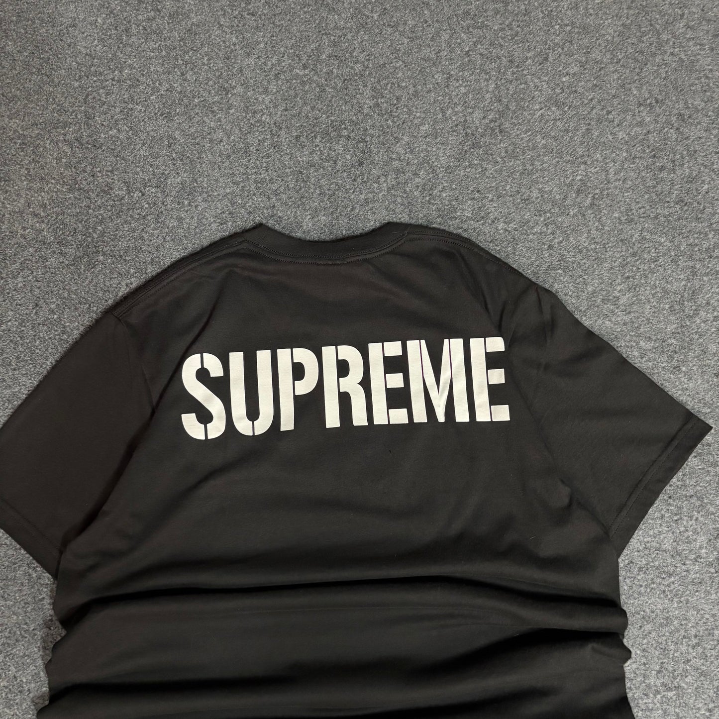Supreme world famous tee black